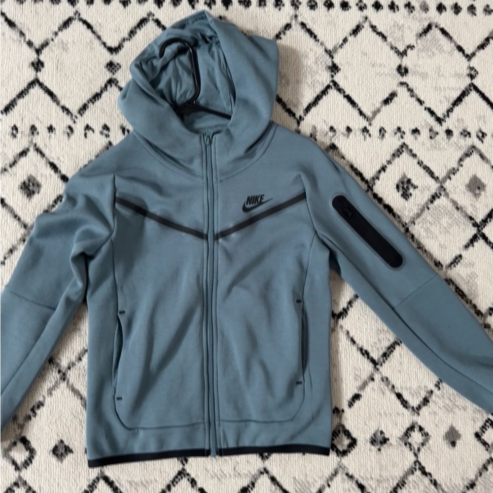 Boys Nike Tech zip up Small